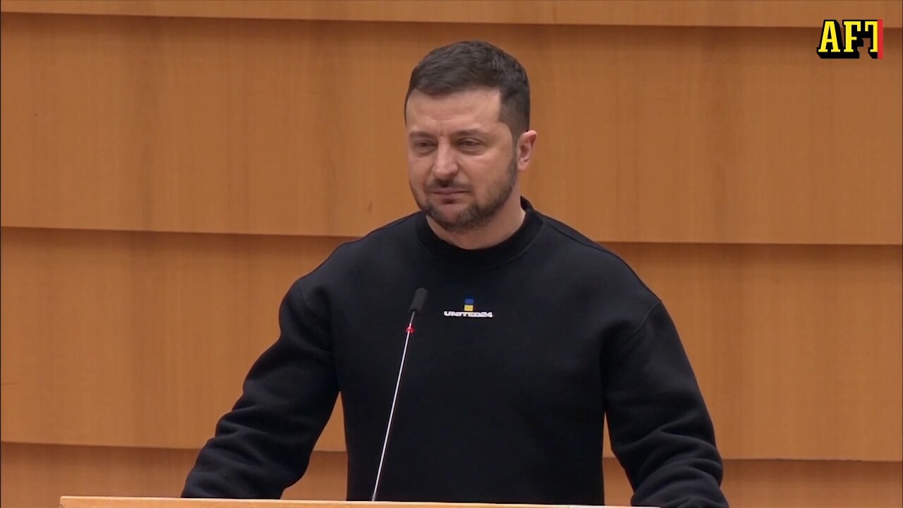 Här hyllas Zelenskyj i EU-parlamentet – presidenten nära till tårar