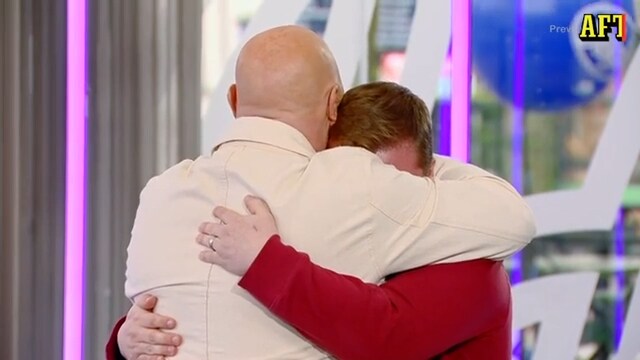 Här tröstas ”Idol”-deltagaren av Anders Bagge