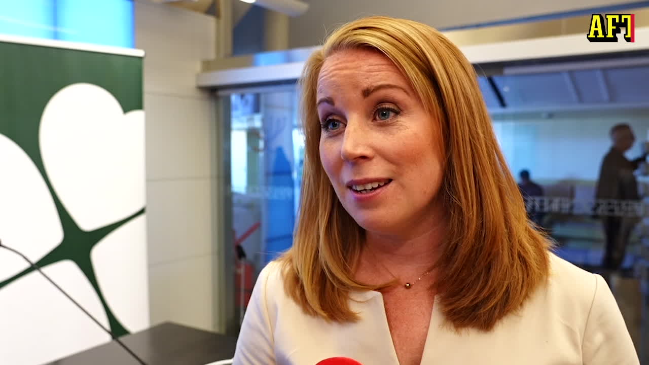 Annie Lööf:  V är inte regeringsdugligt parti