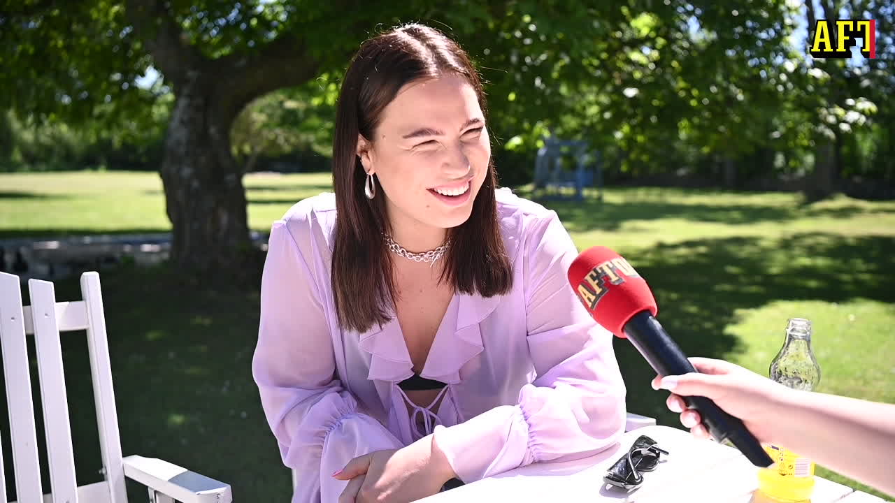 Molly Hammar sätter plus på livet - ger ekonomin en femma