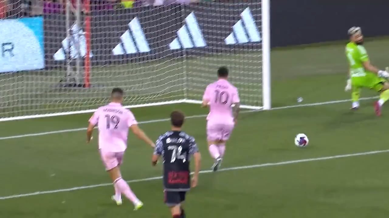 Drömmål av Messi i MLS-debuten