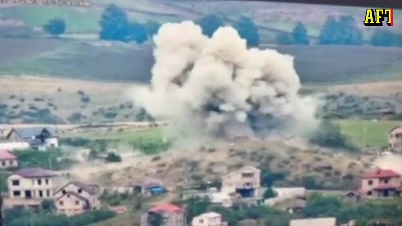 Azerbajdzjan beskjuter städer – civila evakueras