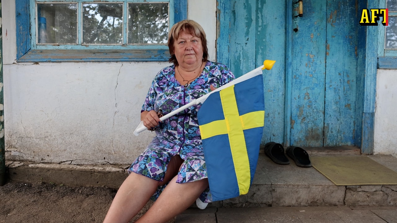 Valentyna lämnade svenskbyn – efter ryssarnas attacker