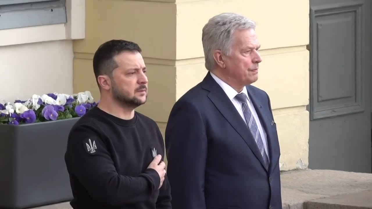 Här anländer Zelenskyj i Helsingfors – möts av jubel