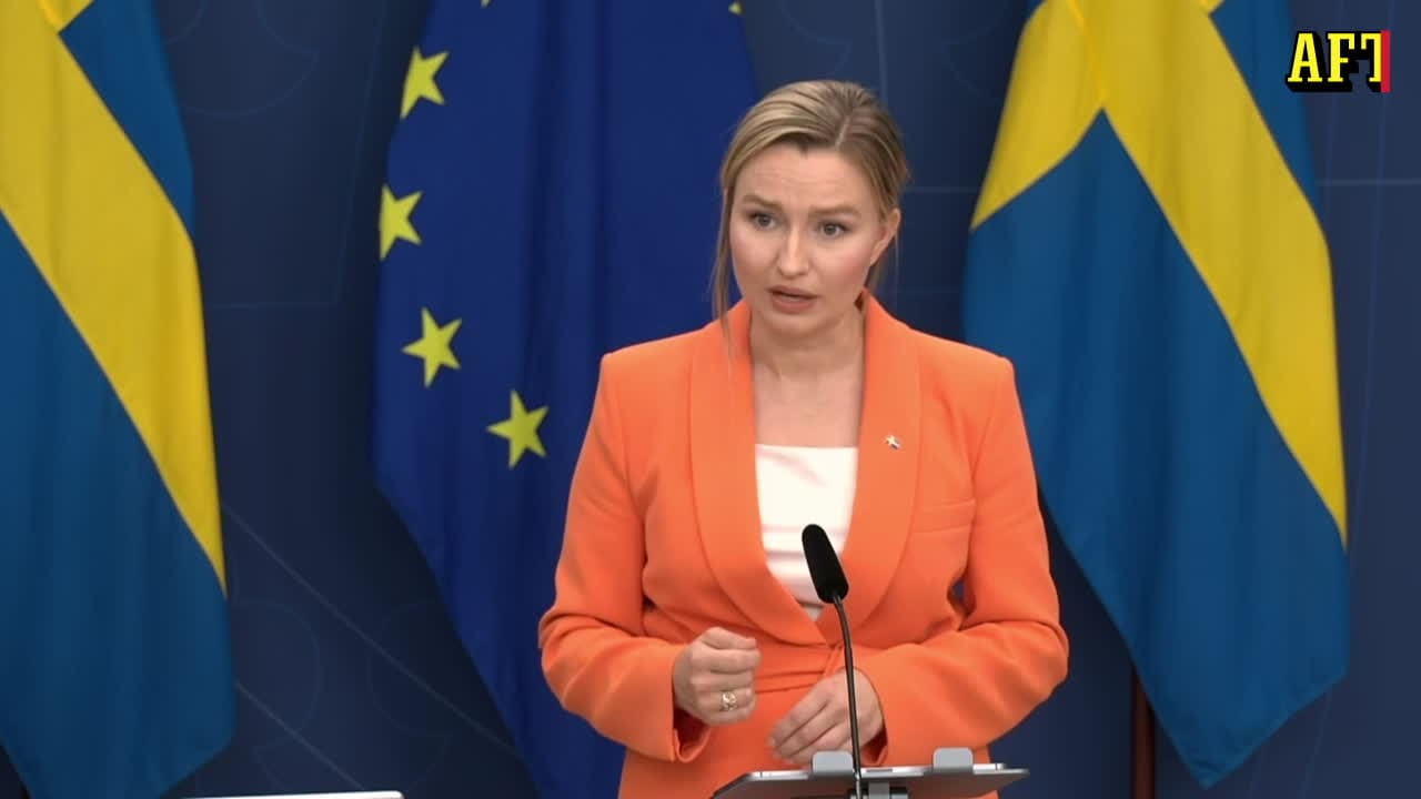 Ebba Busch: ”Serverar falukorven skiva för skiva”