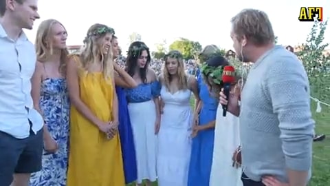 Här firas midsommar i Gropen vid "Världens längsta stång"