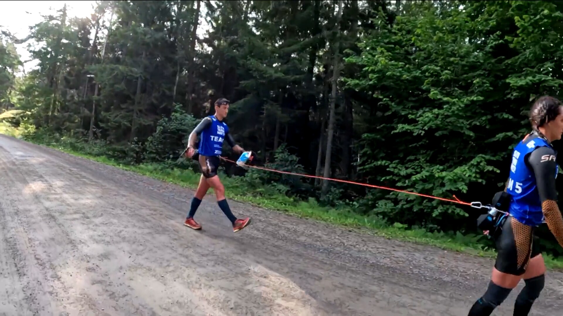 Här somnar han till – mitt under loppet • Så slutade världens tuffaste tävling