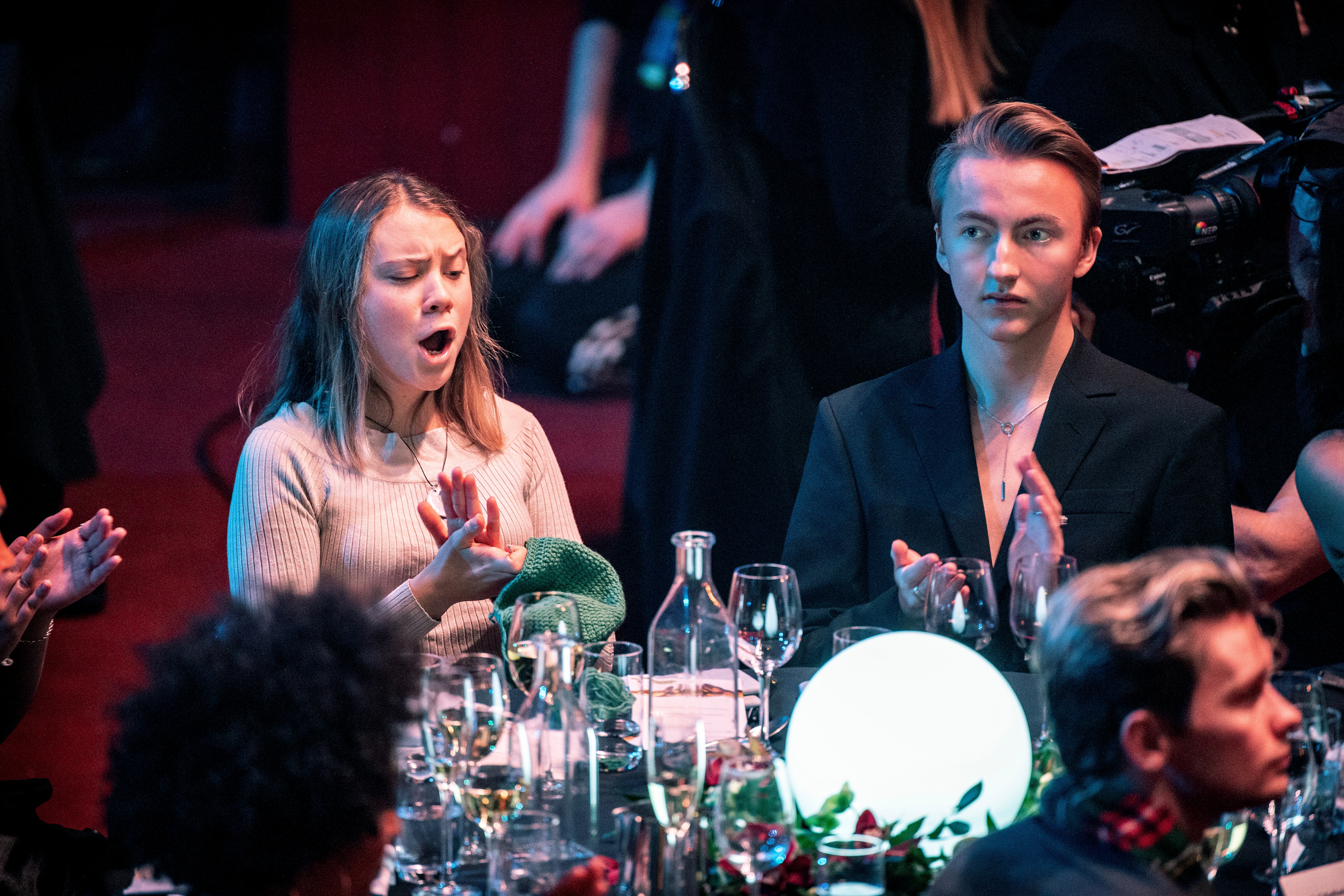 Här applåderar Greta Thunberg för hjälten Nicolas