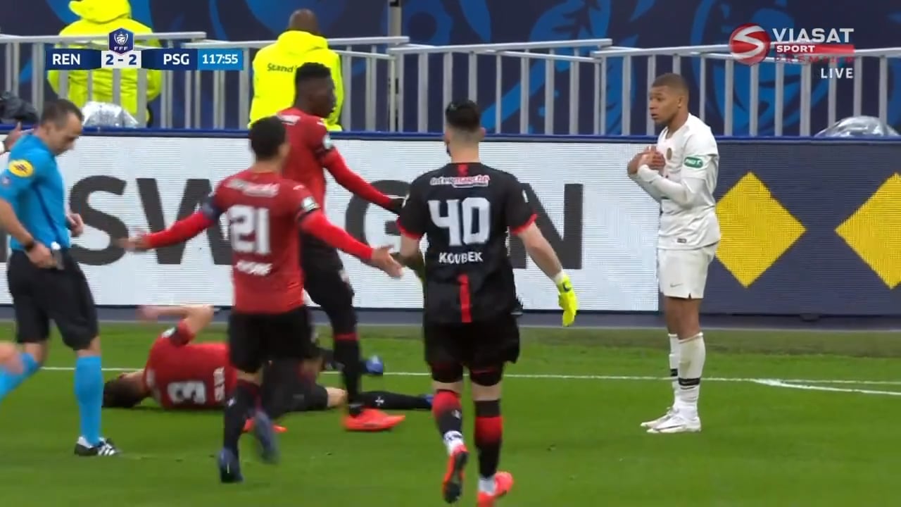 Mbappe utvisad efter fula tacklingen – mitt i superdramat