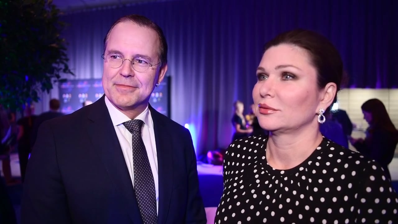 Nygifta paret ger barnbesked