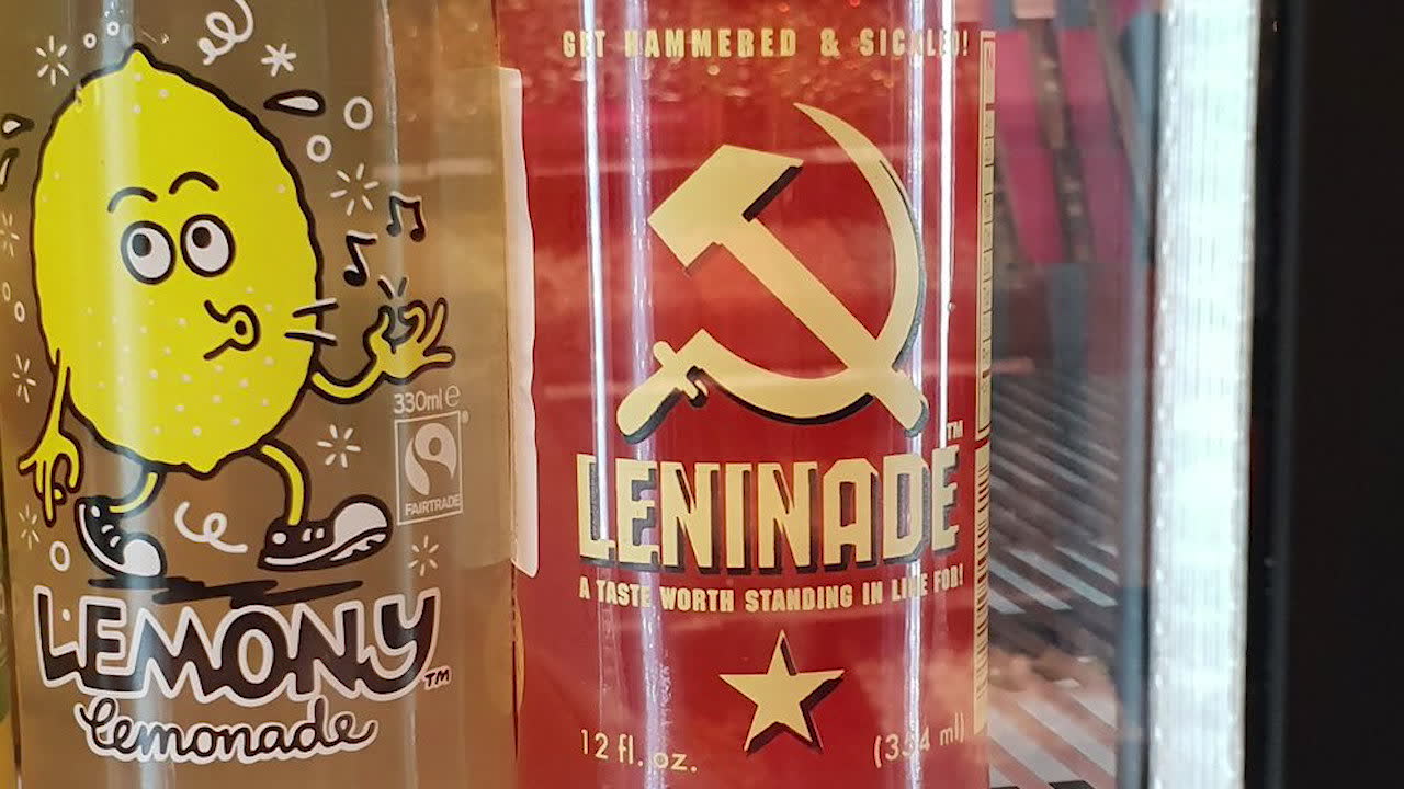 Politikern rasar mot butikens ”Leninade”