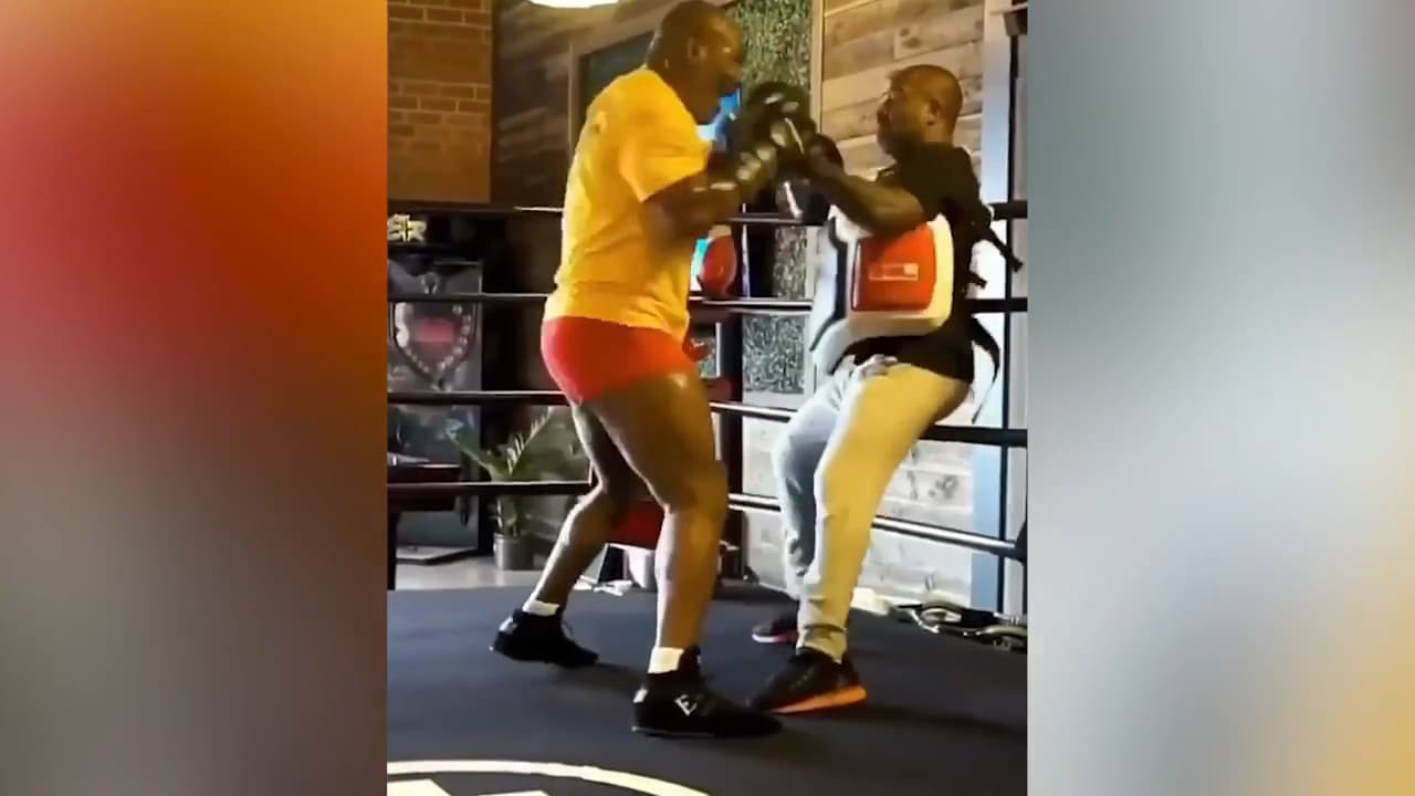 Här visar Mike Tyson upp galna snabbheten