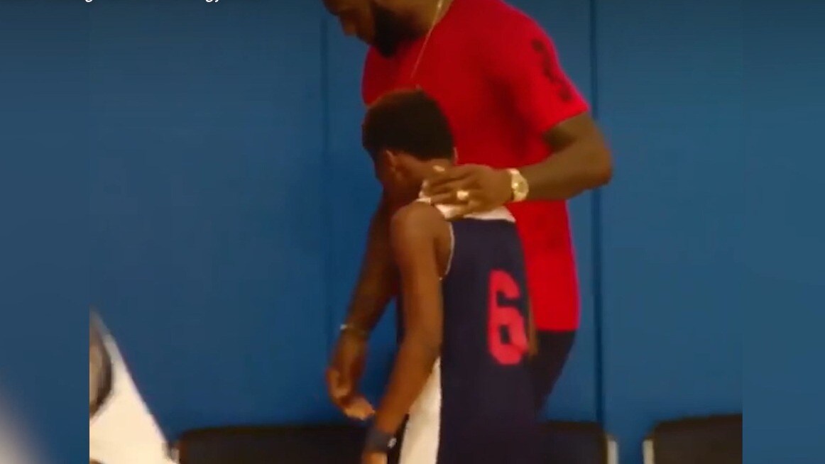 Går fram till sonen – nu hyllas Lebron