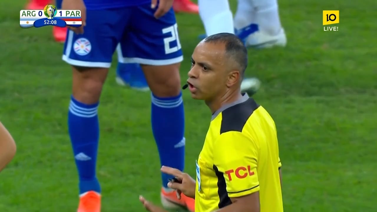 Här får Argentina straff – efter sex(!) minuter lång VAR-granskning