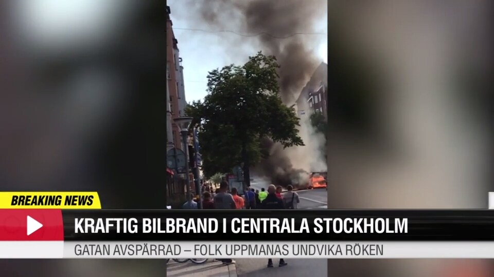 Sportbil utbränd efter brand i centrala Stockholm