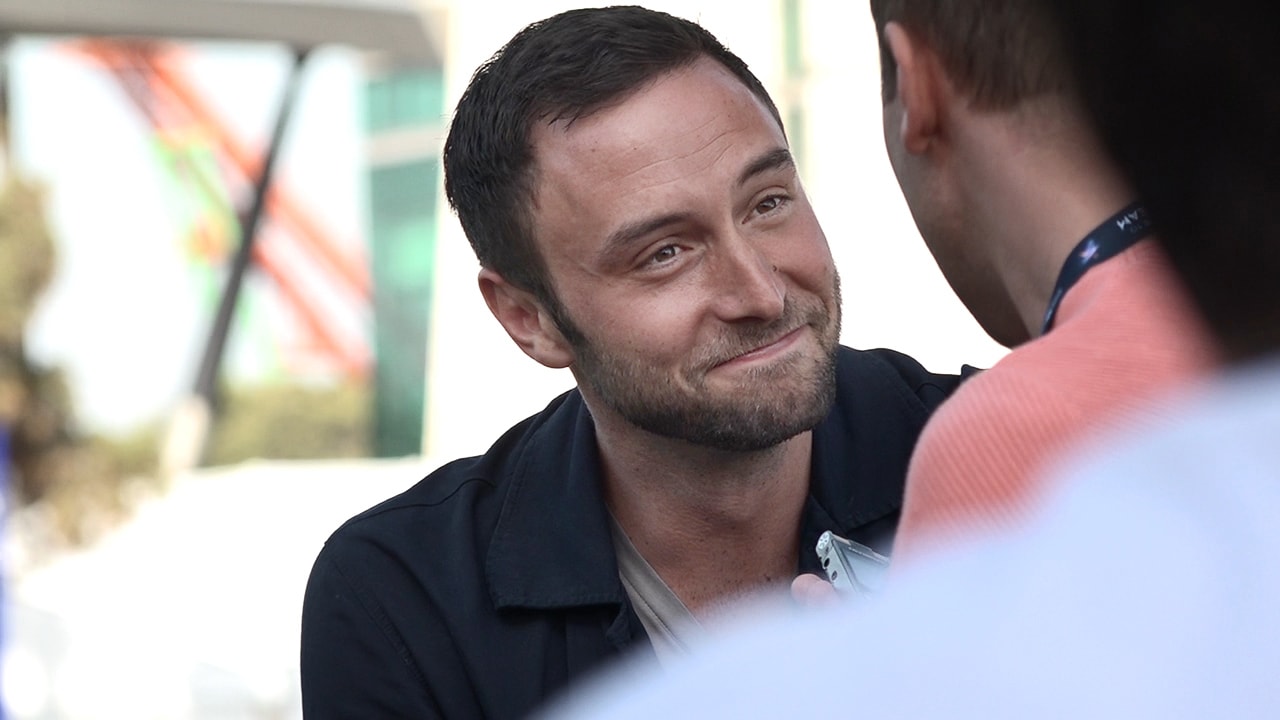 Måns om att sjunga med sin tidigare flört i Eurovision