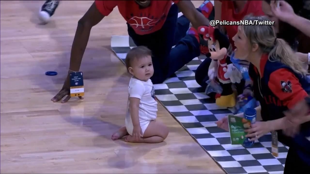 Bebisarna stjäl allt rampljus under matchen