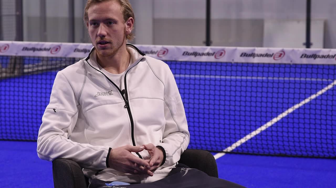 "De skulle döda mig och min familj"