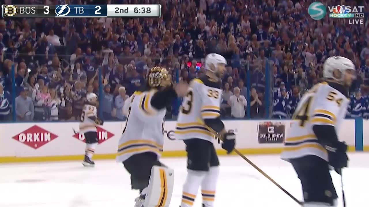 Målvaktsstjärnan vansinnig efter målet