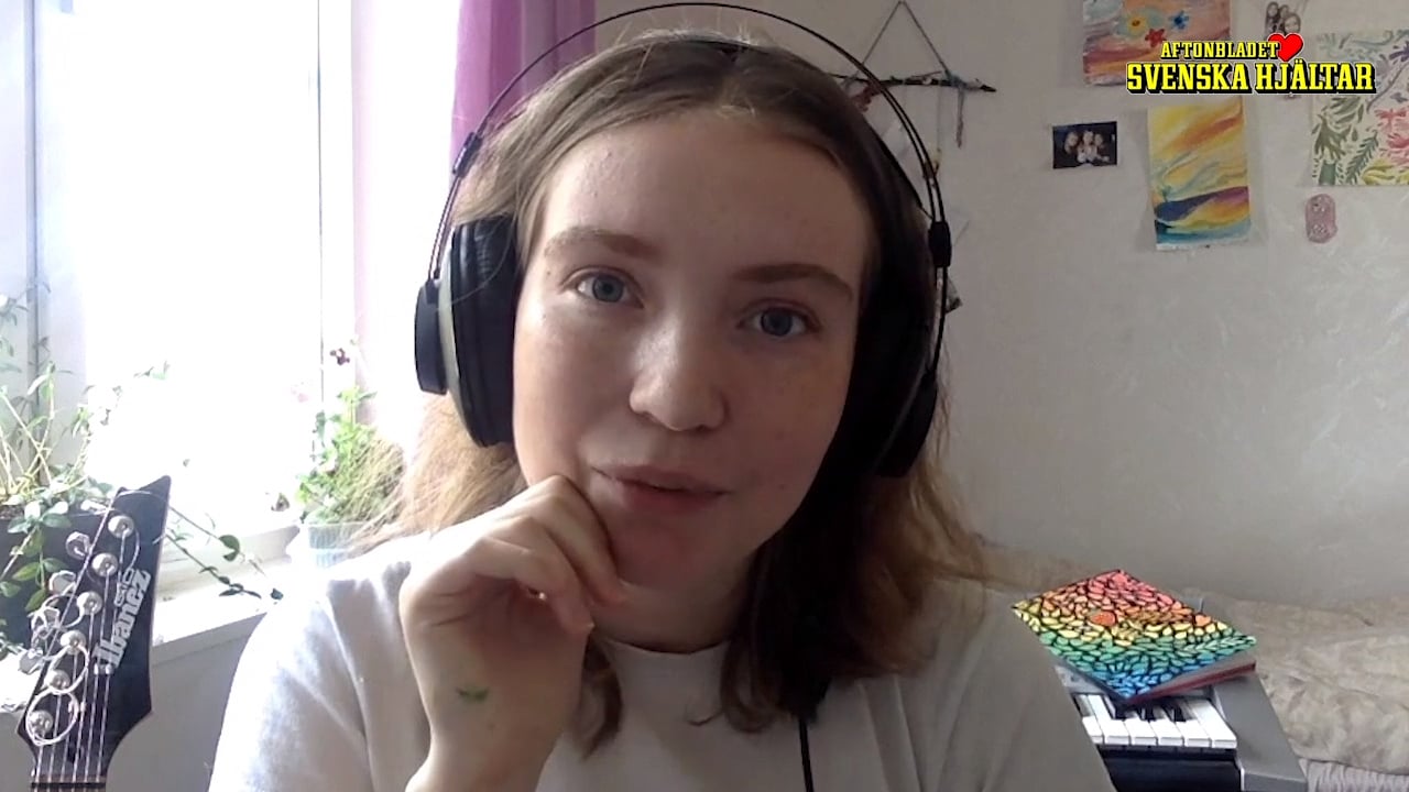 Lea plockar skräp – med ett hemligt vapen