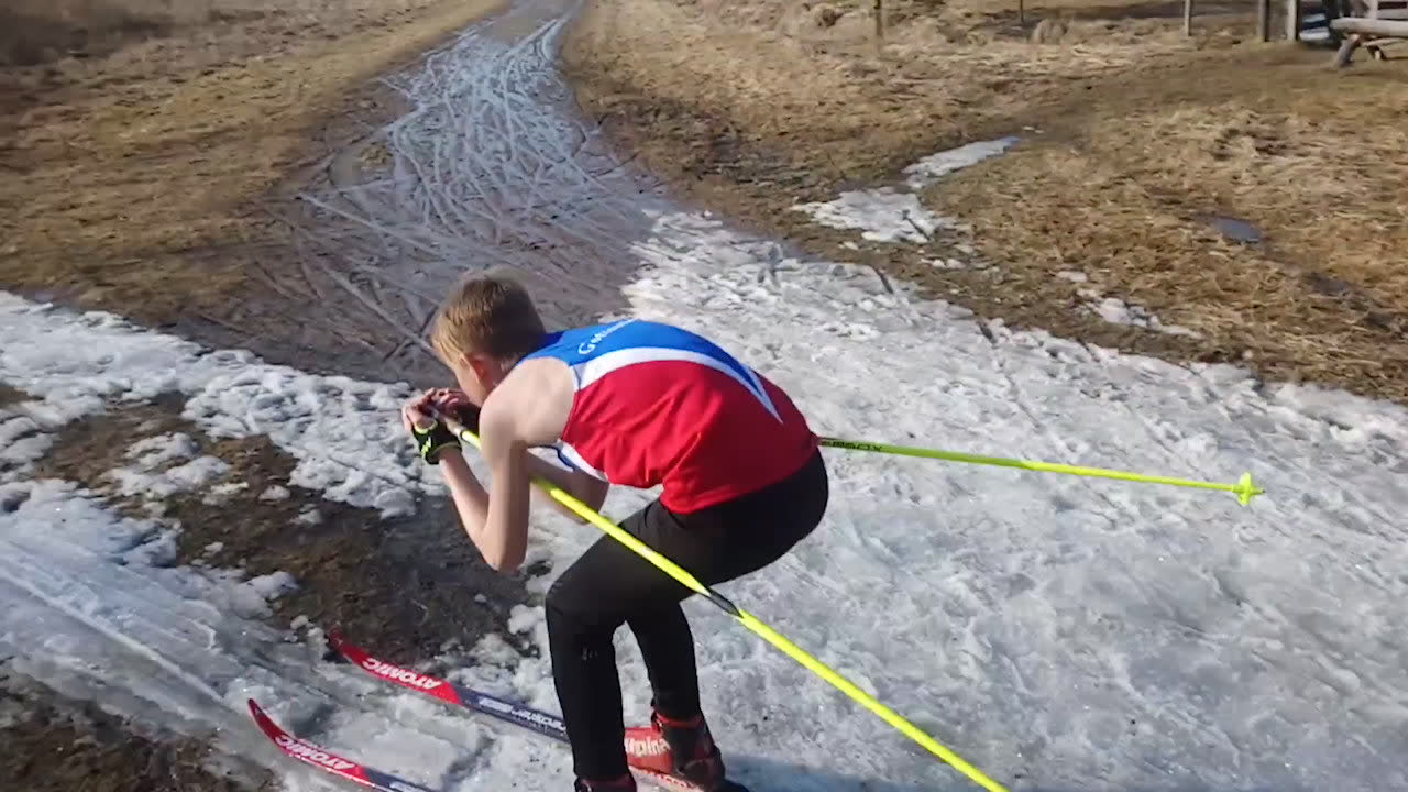 Albin, 12, åker längdskidor året runt: “Känns riktigt bra”
