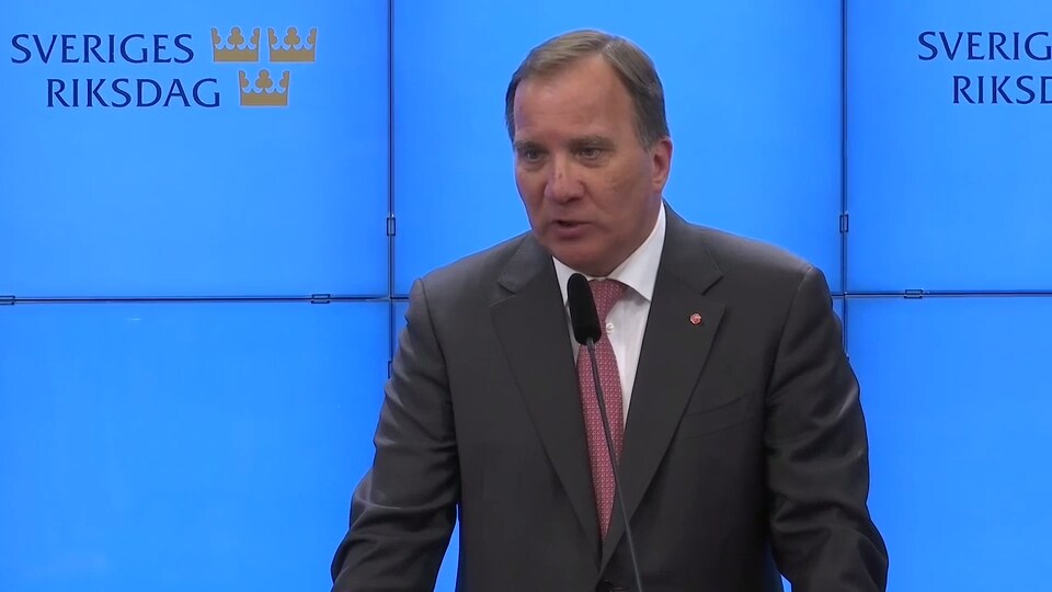Löfven: "Strandhäll sitter kvar"