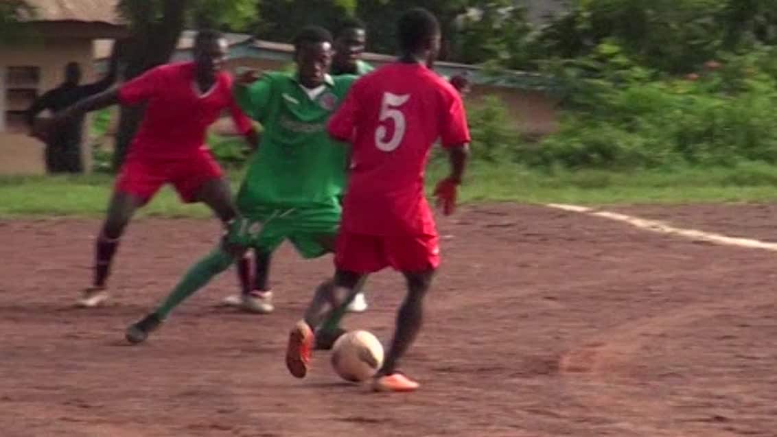 Här är bilderna på en 15 år gammal Kingsley Sarfo