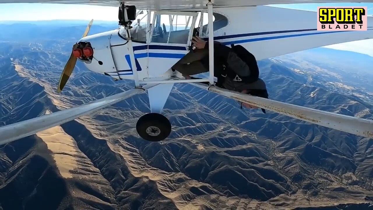 Här kraschar OS-åkaren ett flygplan – med flit