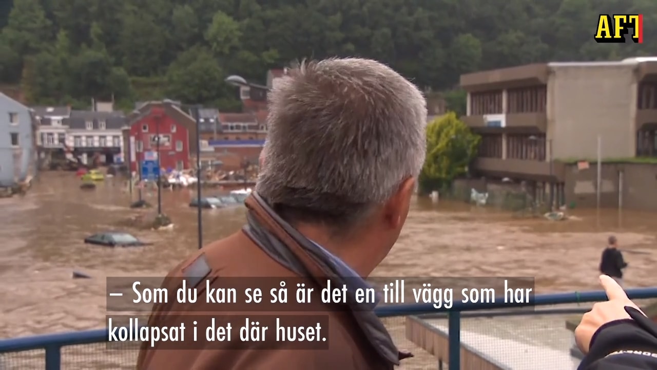 Här börjar huset kollapsa – mitt under intervjun