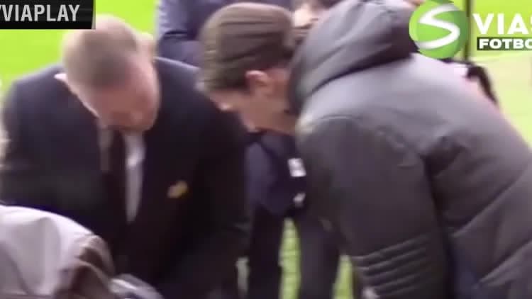 Här hamnar Zlatan och Rooney i oväntade problem