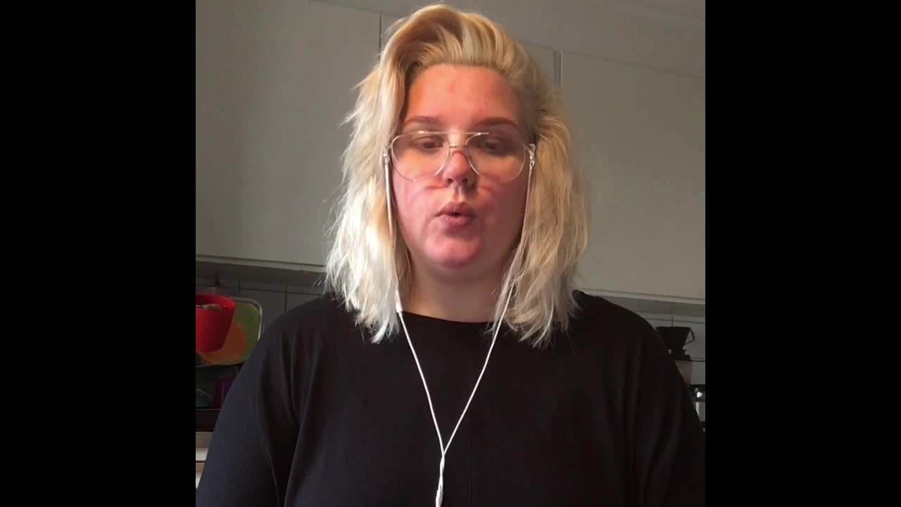 Kukar och bilar och Anna som "vill väl"