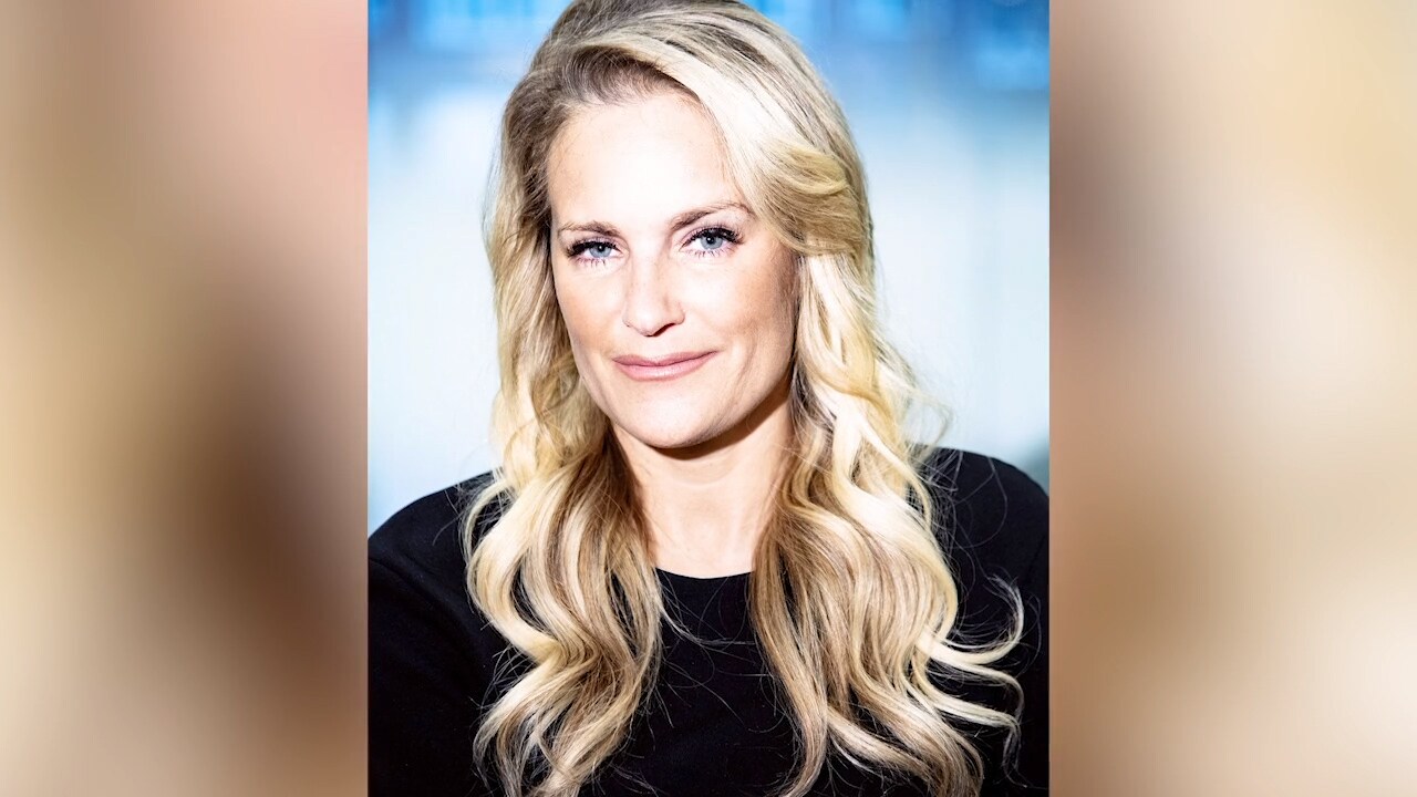 Hör ”Rix MorronZoo” dissa kändisar som säljer videohälsningar