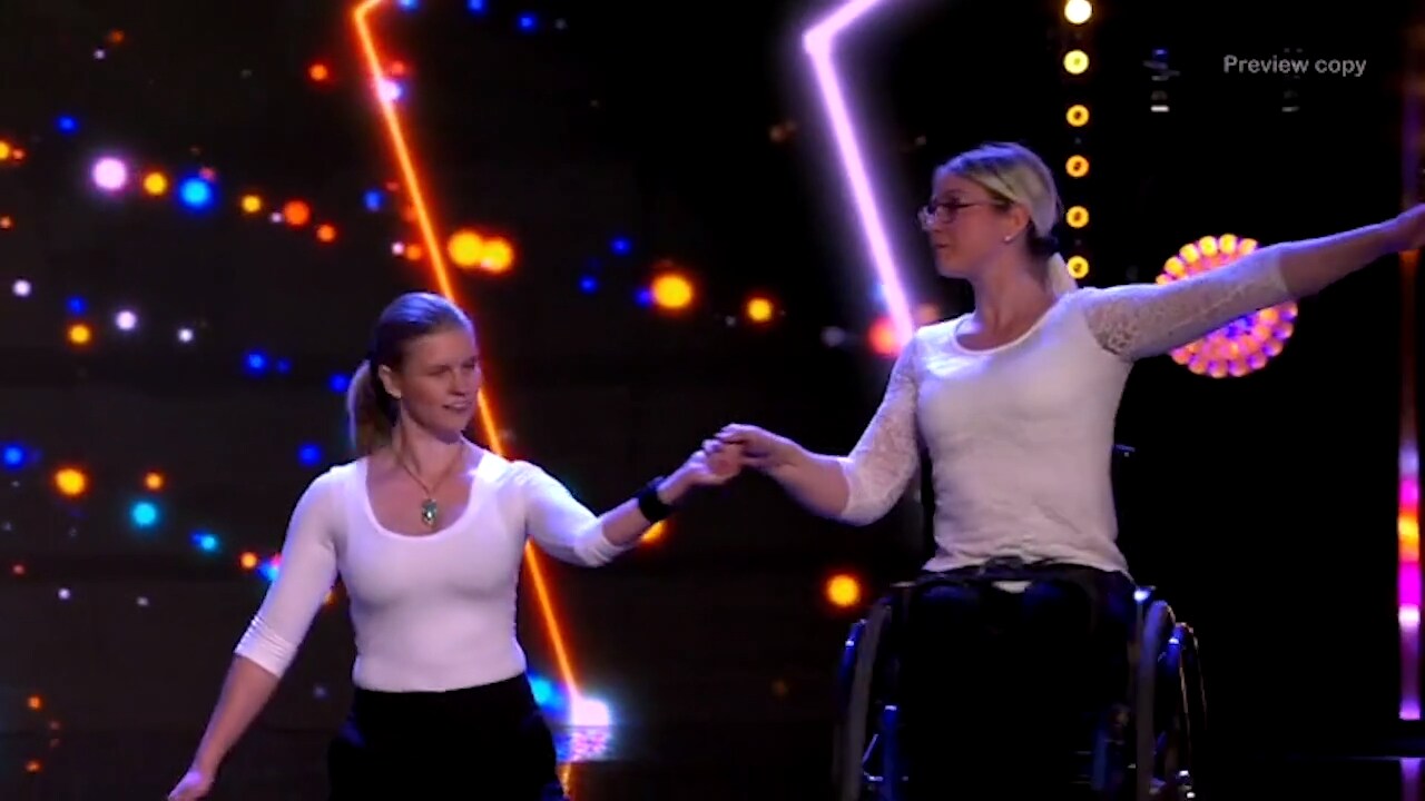 Här gör Rulledansarna succé i Talang