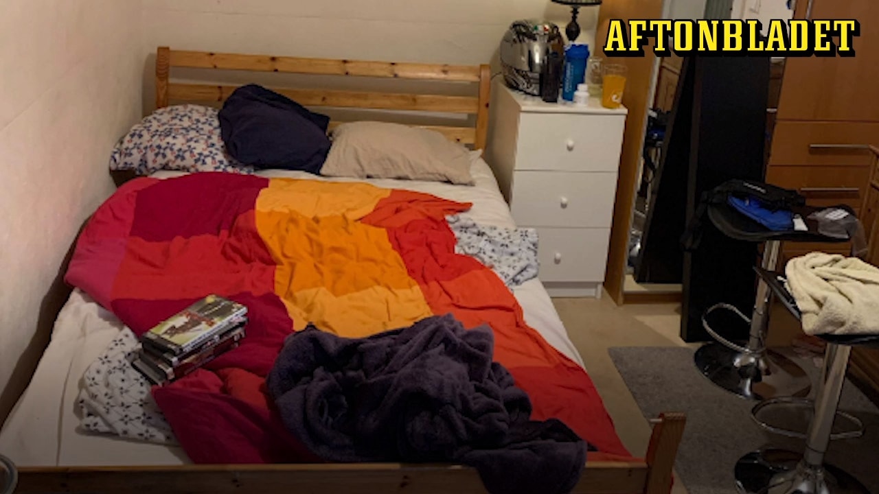 Hör åklagaren berätta om våldtäkterna i lägenheten