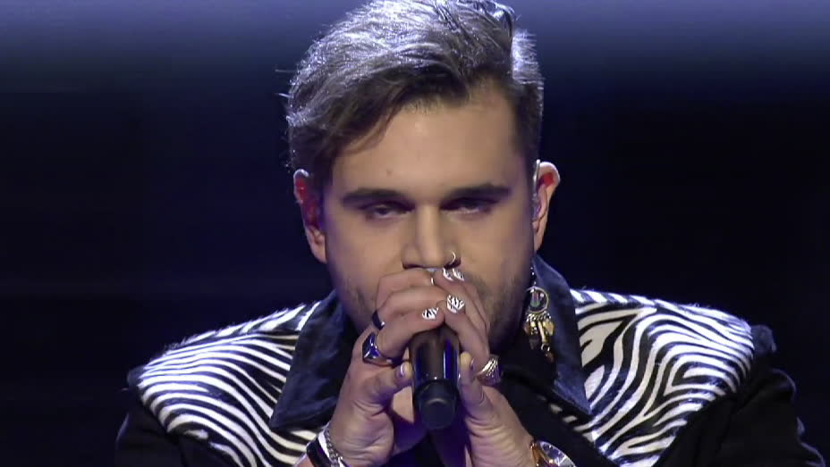 Se Idol-Joakims tolkning av populära Robyn-låten