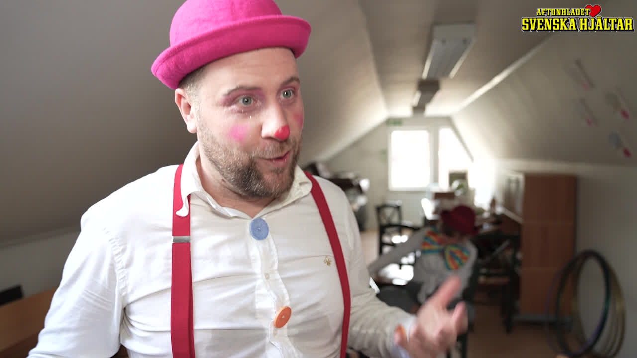 "Vi söker upp barn i behov av skratt"