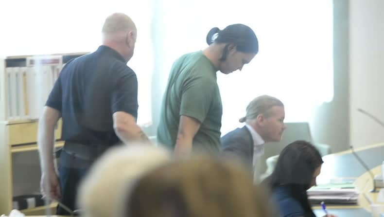 Åklagare drar tillbaka yrkande om livstid