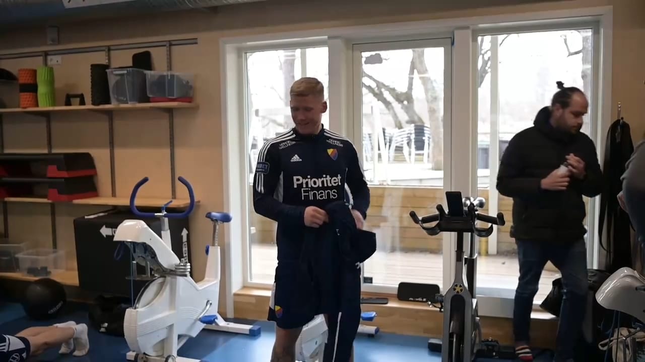 Så tränar Edvardsen i gymmet: "Har en jättemotor"