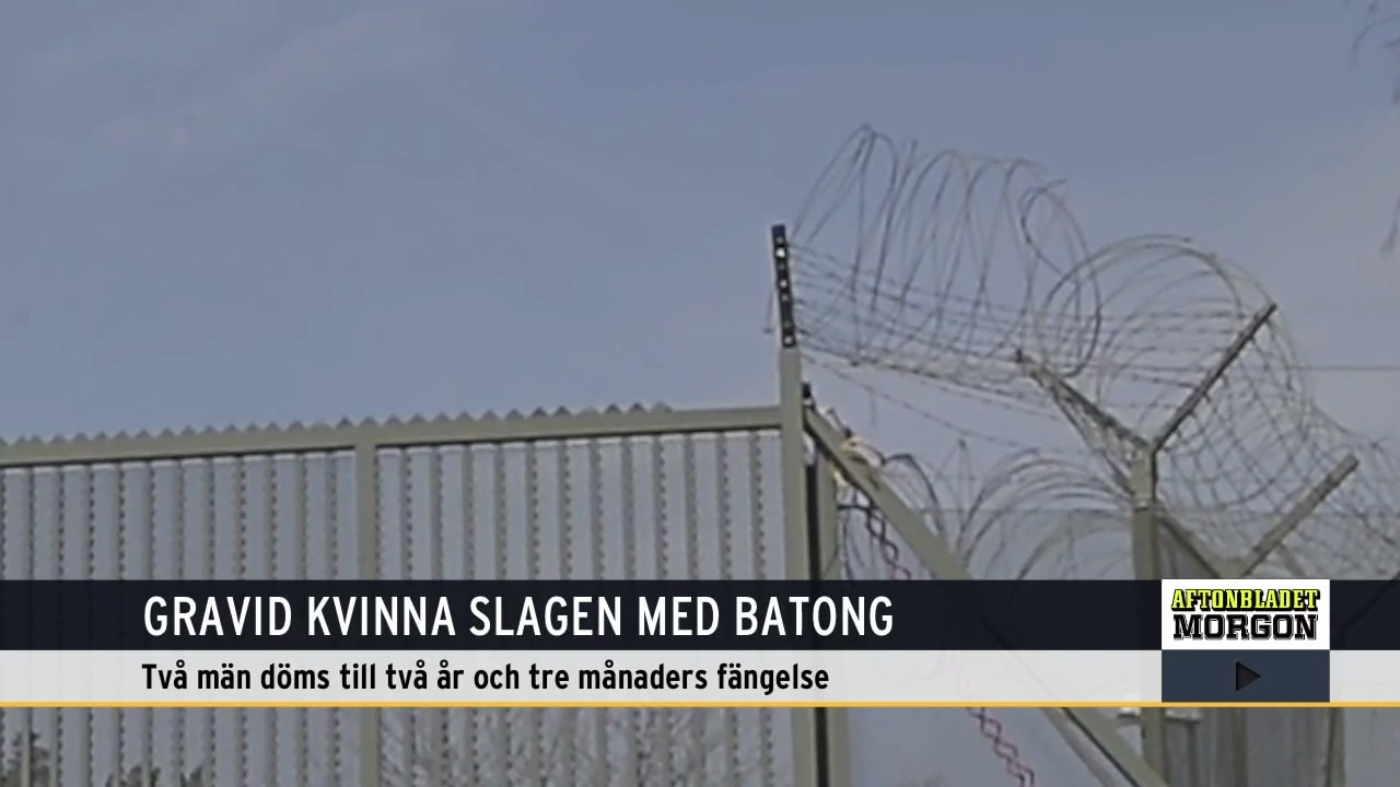 Gravid kvinna slagen med batong