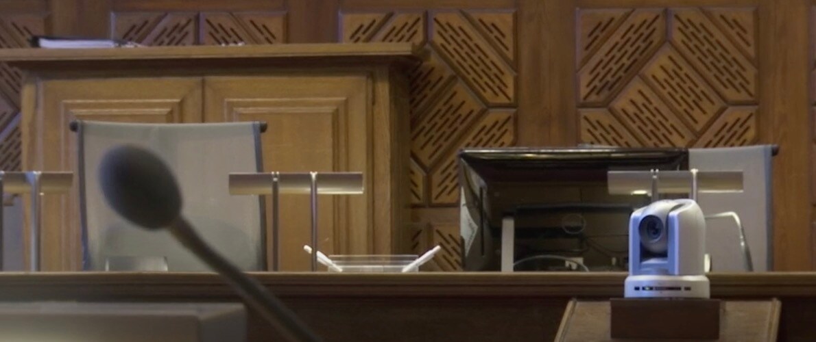 Man misstänks för övergrepp mot 80 barn