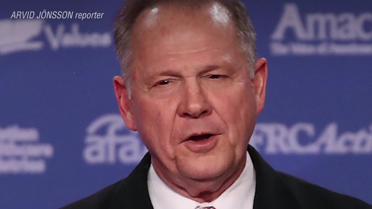 ”Roy Moore tog på mig – jag var bara 14 år gammal”