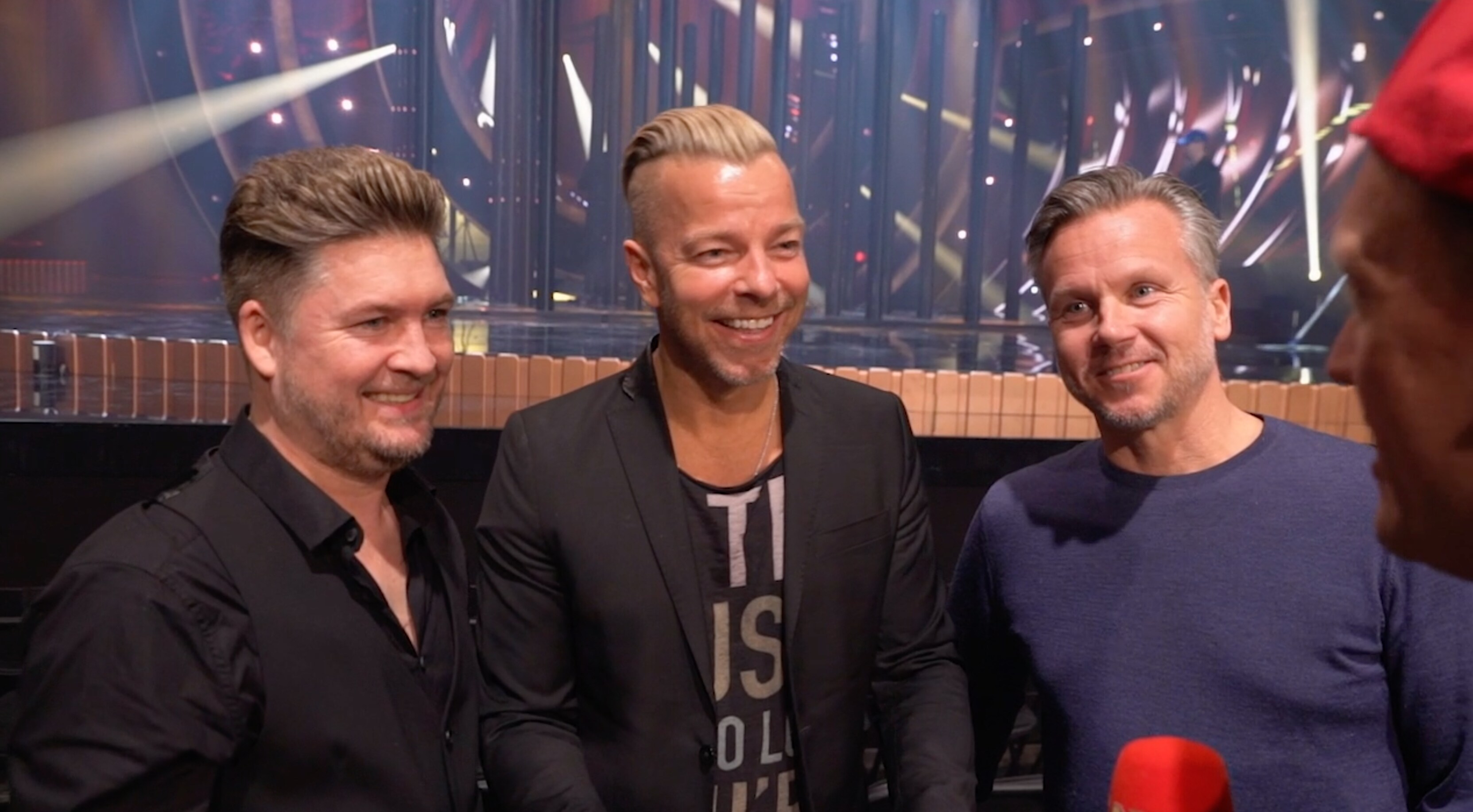 Arvingarnas trummis väljer bort Mello – har åkt på solsemester i stället