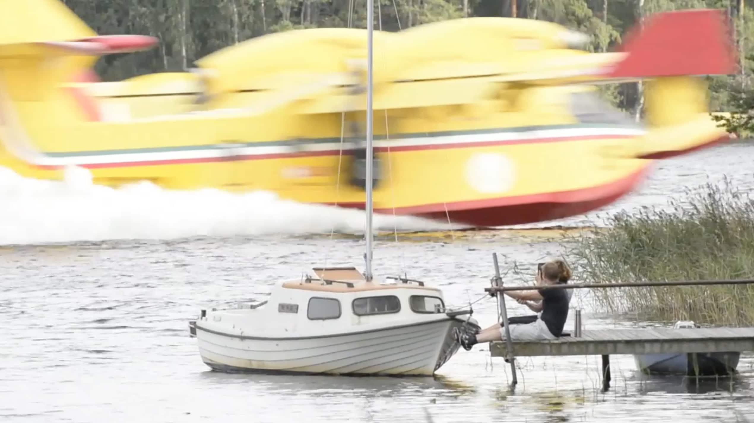 "Man ska väl ha lite roligt av det tråkiga som hänt"