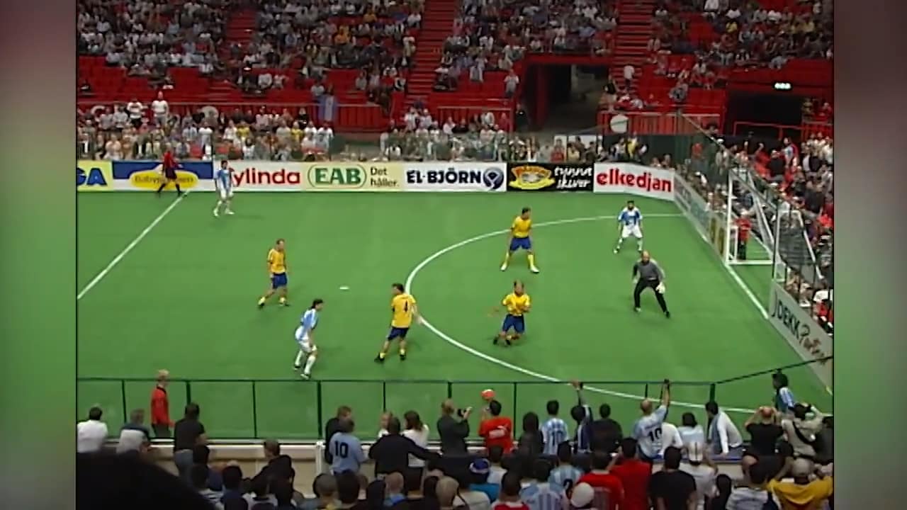 Här möts Maradona och Ravelli i Globen