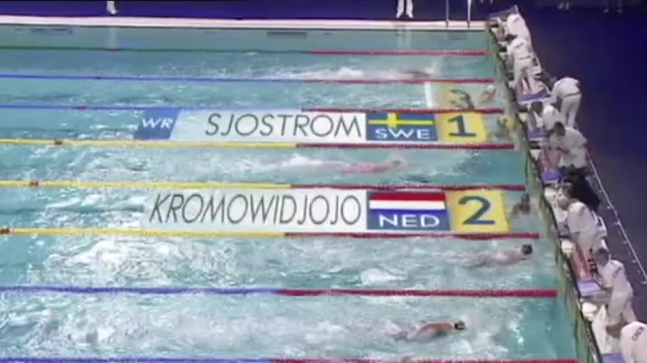 Här sätter Sarah Sjöström världsrekord på 100 meter fritt