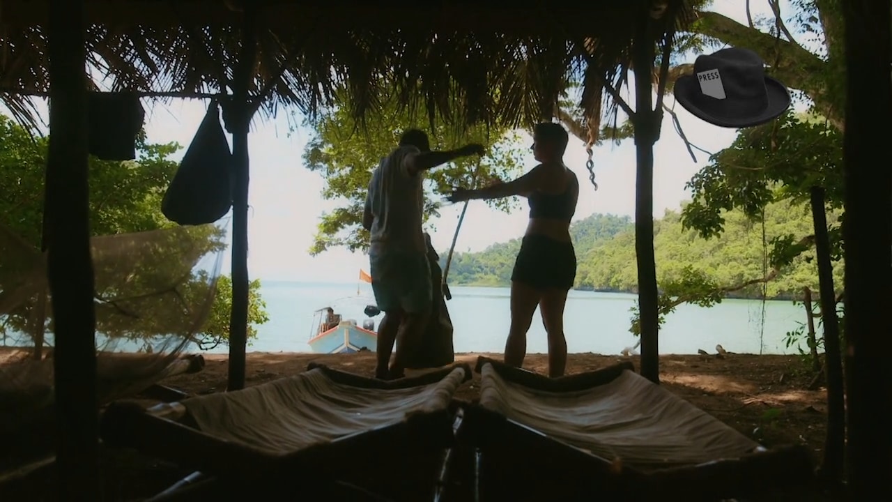 Här hoppar deltagaren av "Robinson" – efter fyra dagar