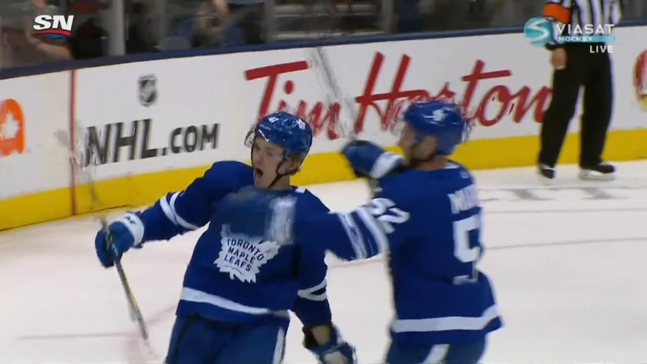 Se Timashovs debutmål i NHL