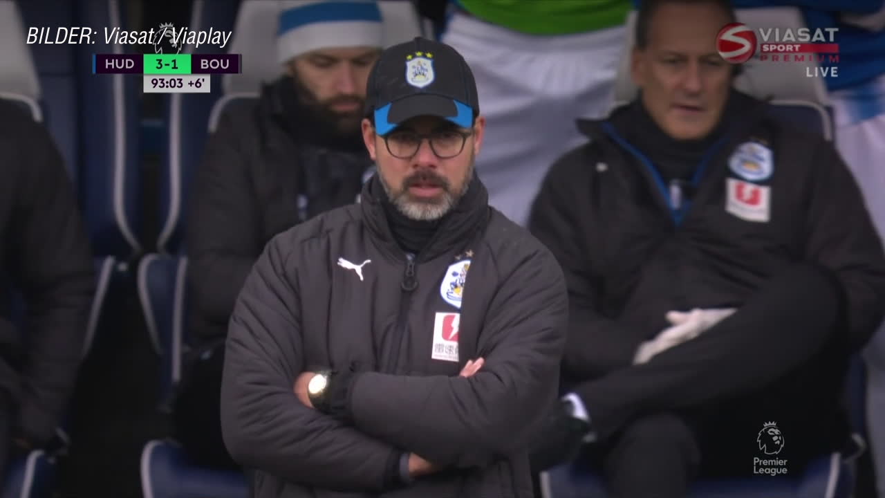 Här gör han det ogenerade framför tv-kamerorna