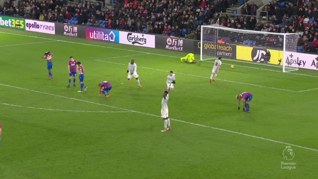 Mål på övertid gav Manchester United tre poäng