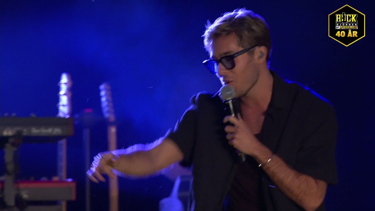 Hör Benjamin Ingrosso framföra "Costa Rica" under Rockbjörnen